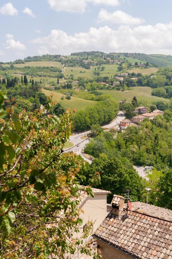 Urbino Experience Apartment Bagian luar foto